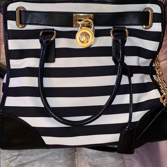 Purse - Picture 1 of 4